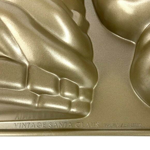 Nordic Ware Williams-Sonoma Vintage Santa Claus 3D Cake Pan Gold Aluminum USA - Picture 3 of 5